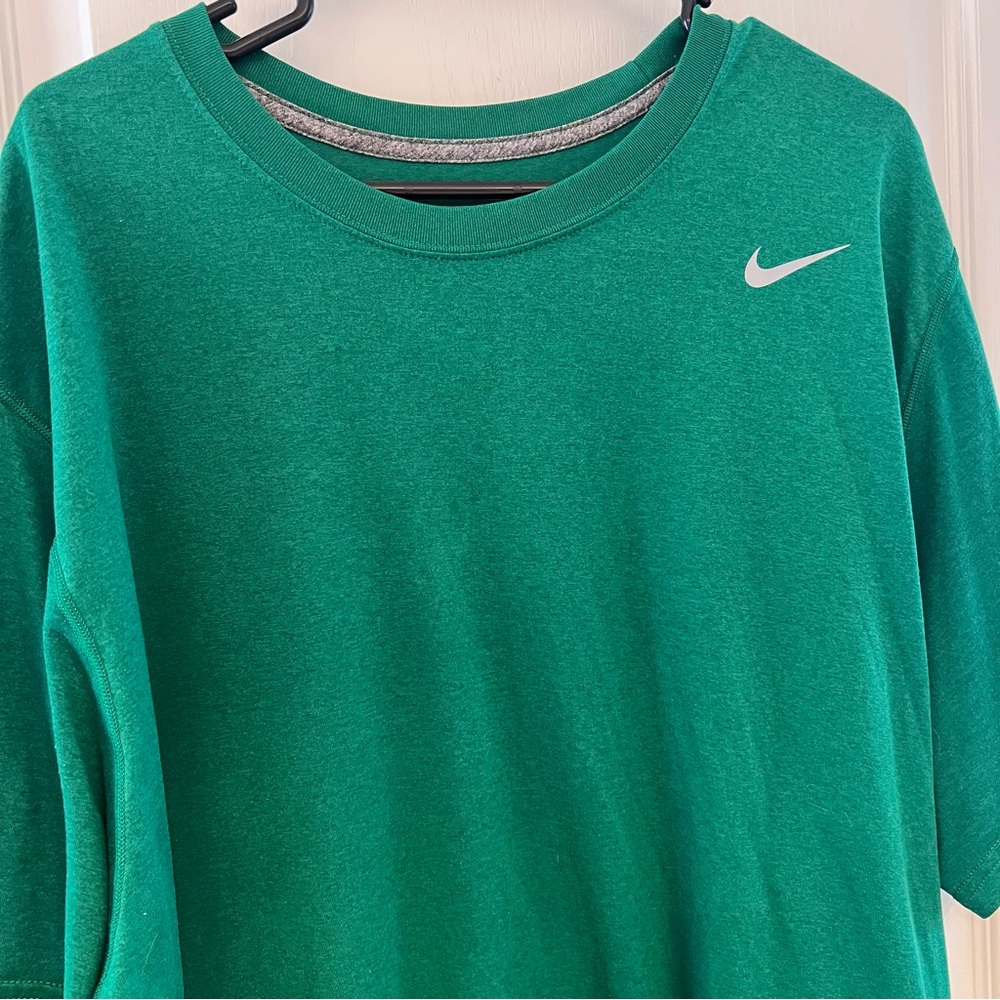 Nike Shirt Mens 2XL Green & Gray Swoosh Dri-Fit Crew Neck Pullover Activewear
